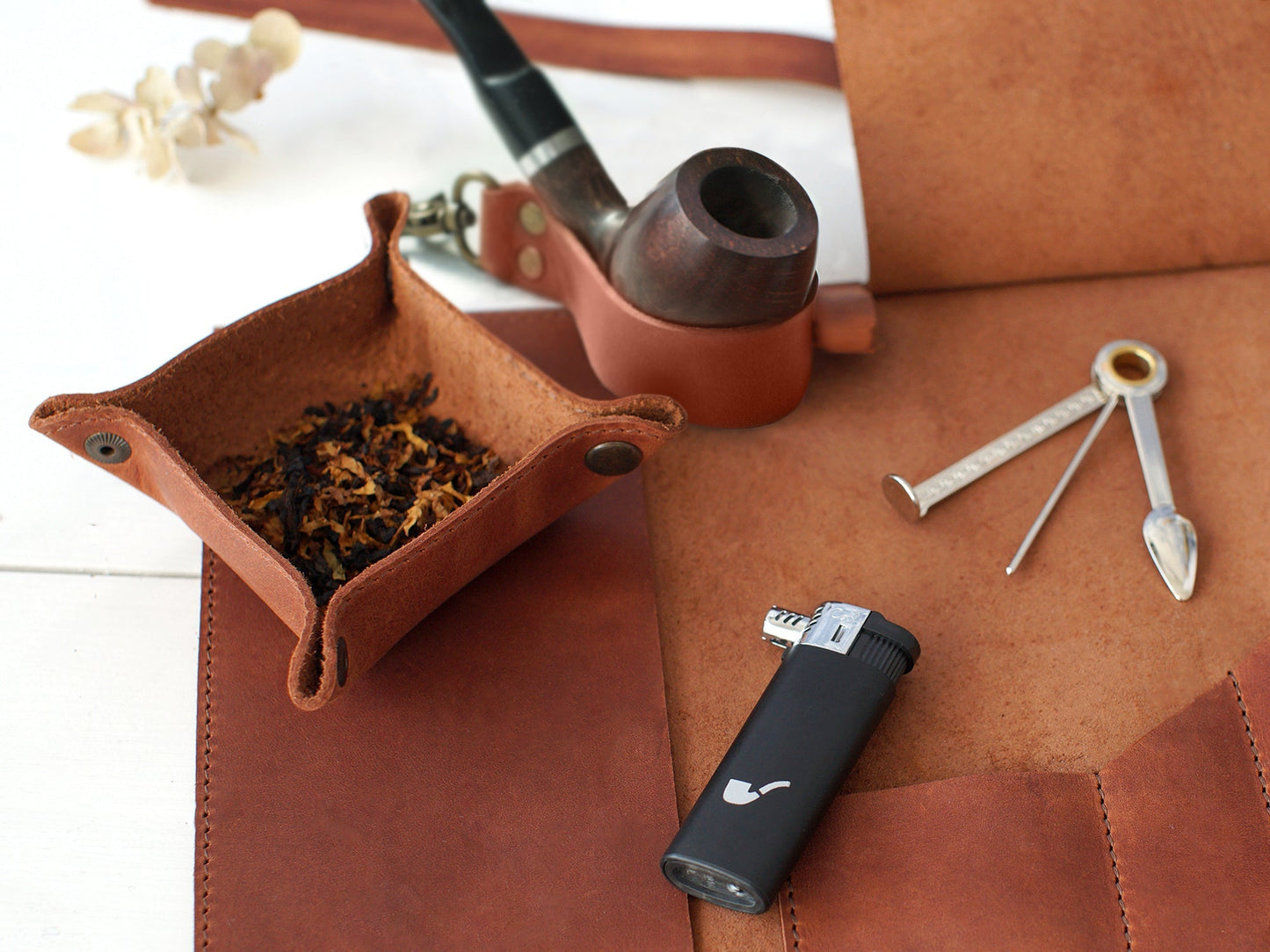 Leather Tobacco Pipe Case with Tray and Pipe Stand, Smoking Pipe Essentials