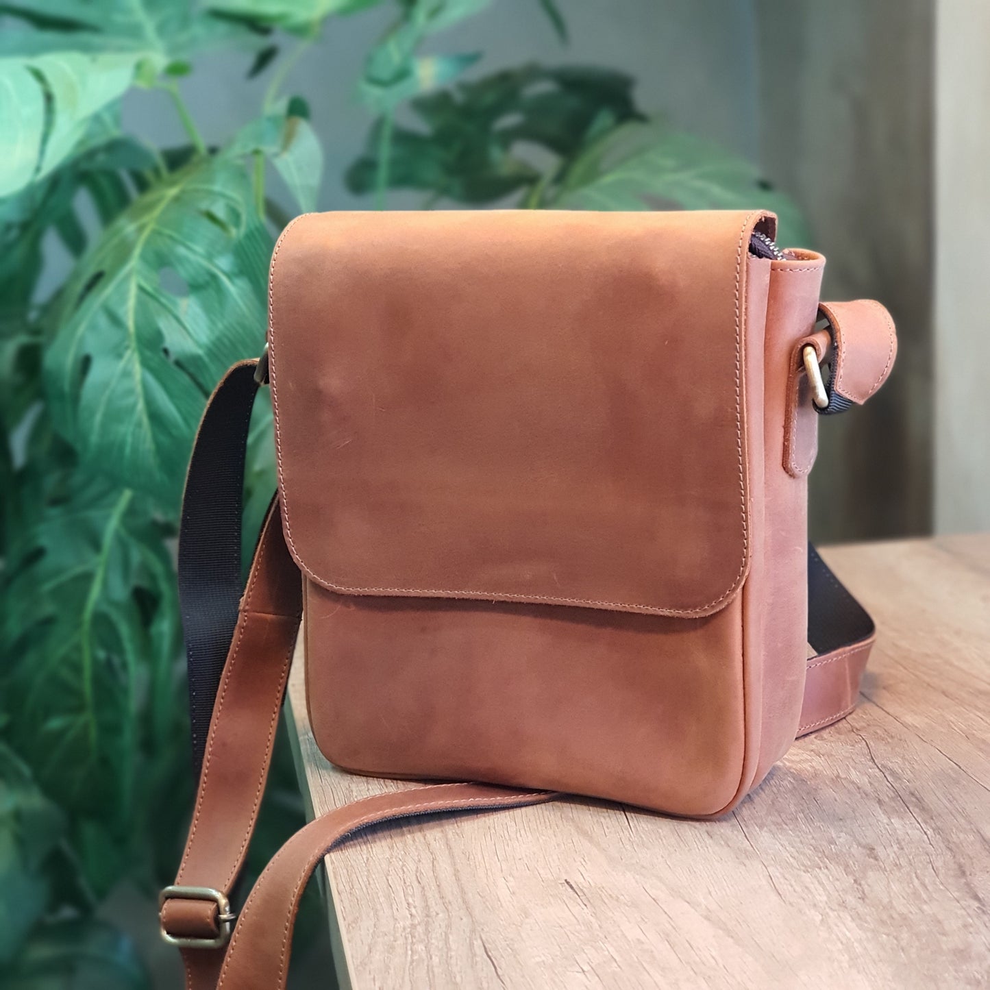 Mens Leather Messenger Bag, Crossbody Leather Men Everyday Satchel Bag